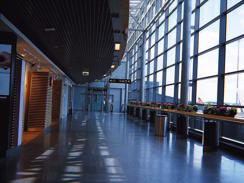 pandemic airport 2024 12 07 02 31 01 utc Easy Resize.com